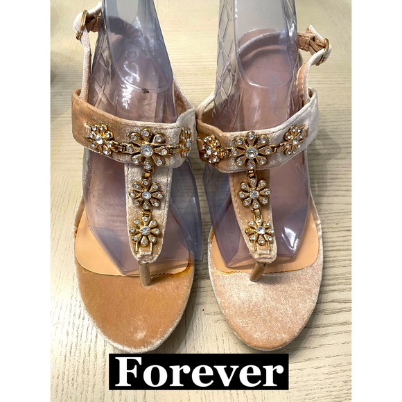Forever Velvet Jeweled Wedges Sz 9 - Picture 1 of 9